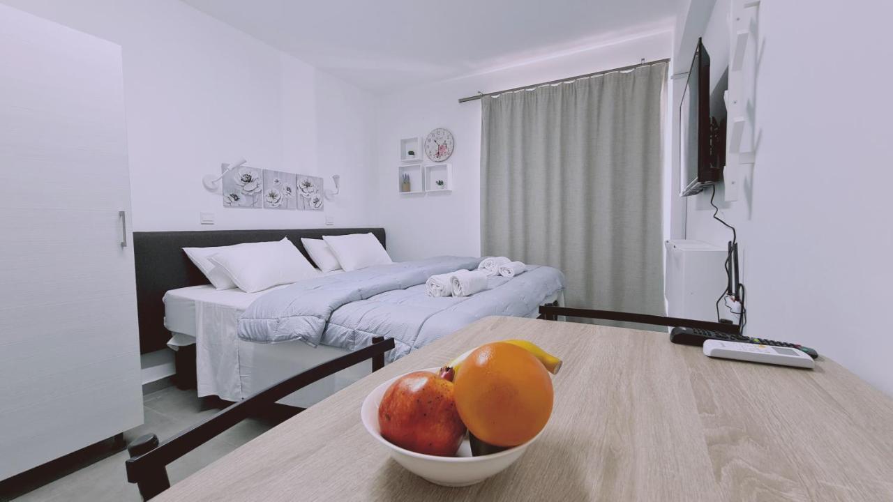 Stay Napa Living Studios Айя-Напа Екстер'єр фото