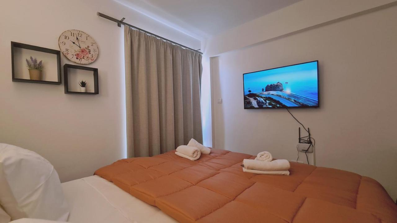 Stay Napa Living Studios Айя-Напа Екстер'єр фото